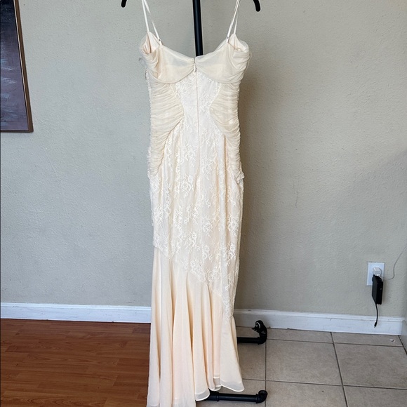 House of CB 'Felicia' Vanilla Chiffron & Lace Gown NWOT size S D-DD - Picture 8 of 14
